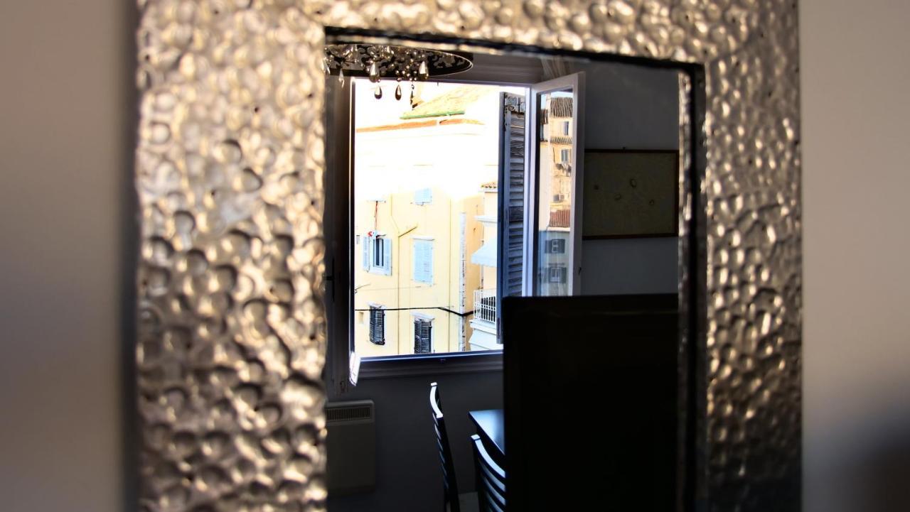 Heart-Warming Eleni Apartment In Corfu Town 외부 사진